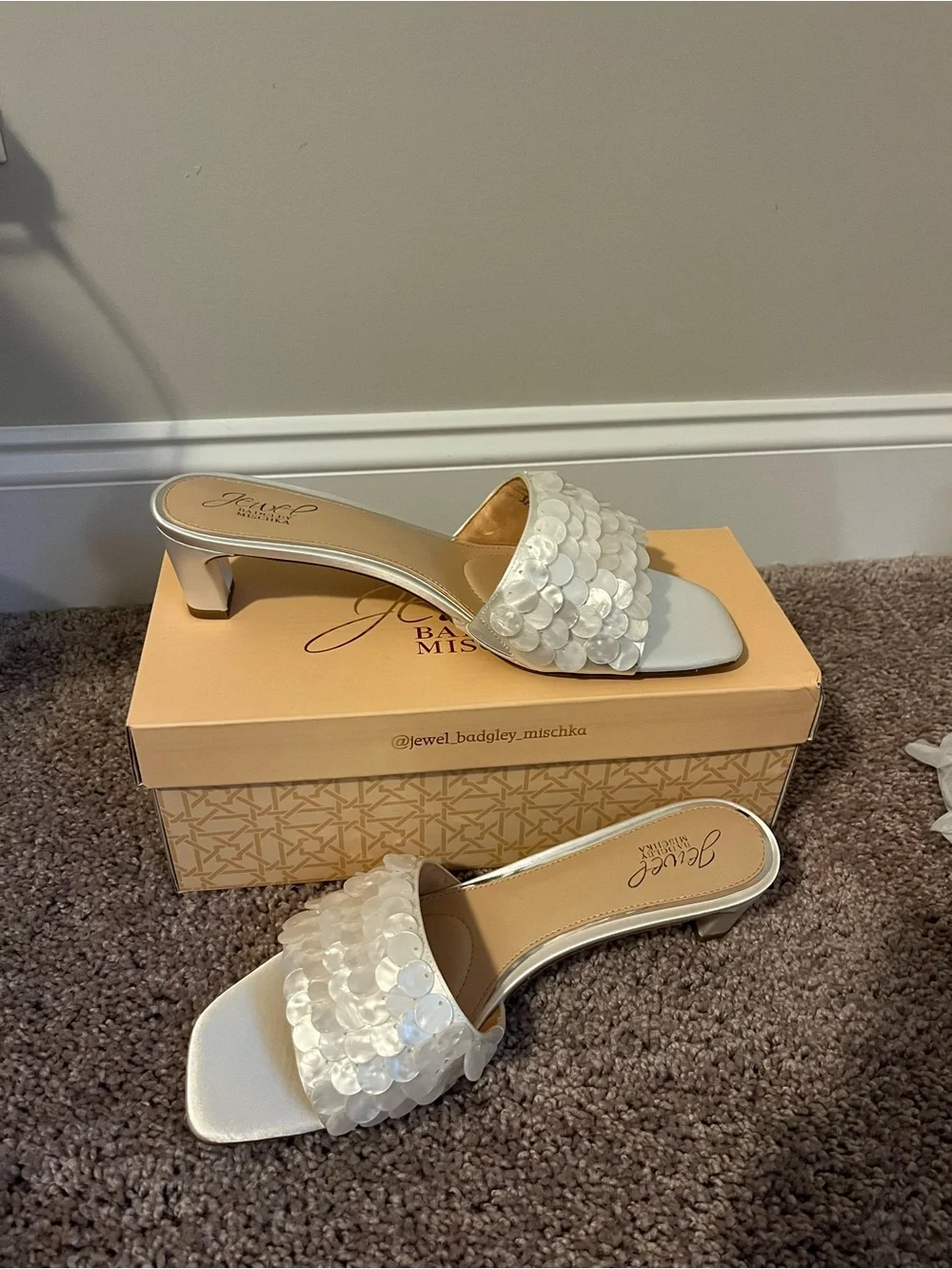 Badgley Mischka new never